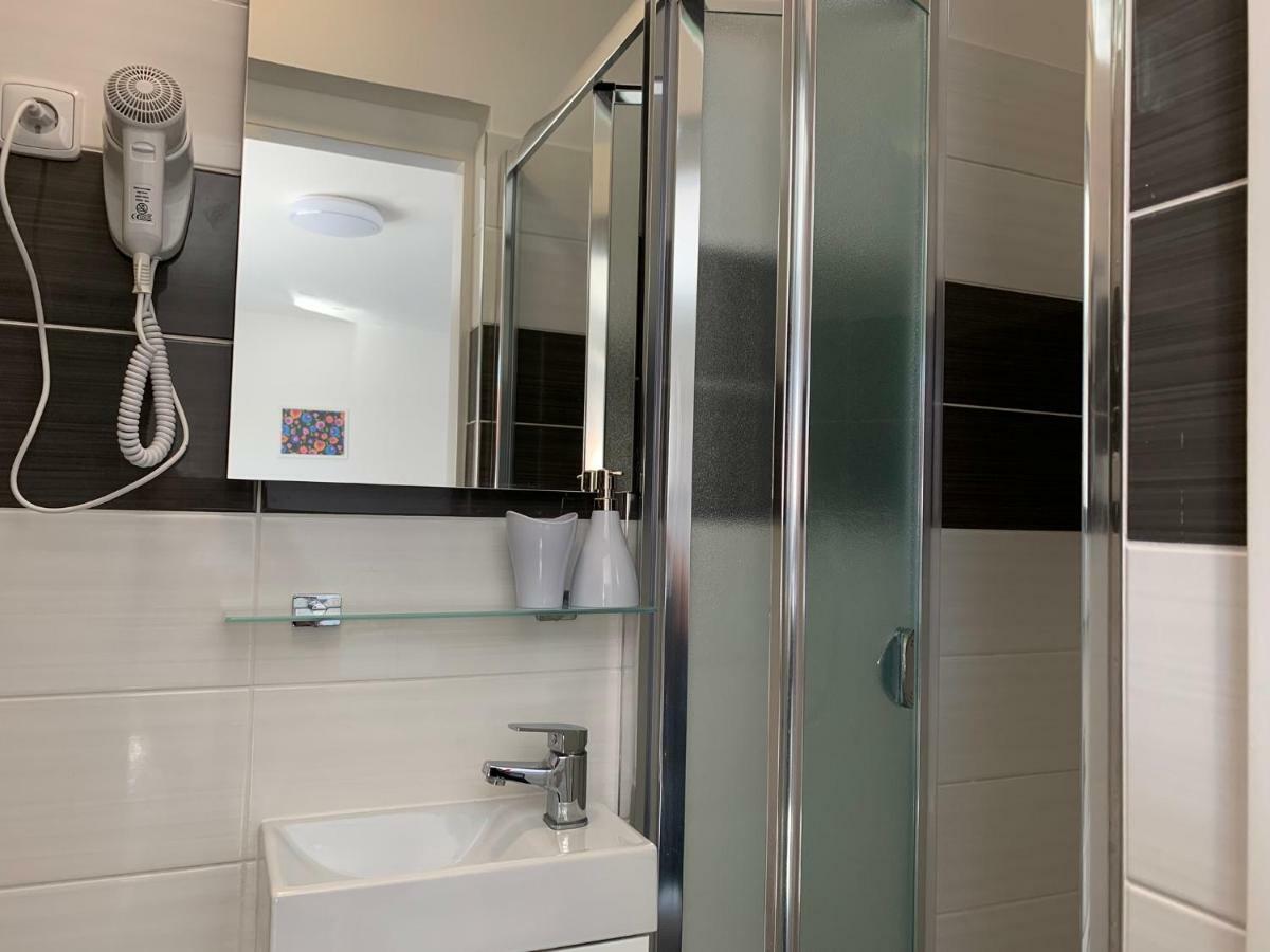 Mikulov Inn - Apartments Slunce المظهر الخارجي الصورة