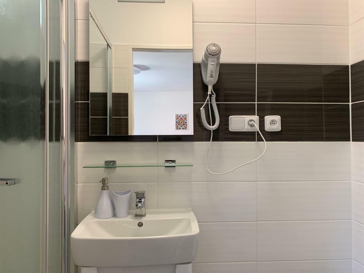 Mikulov Inn - Apartments Slunce المظهر الخارجي الصورة